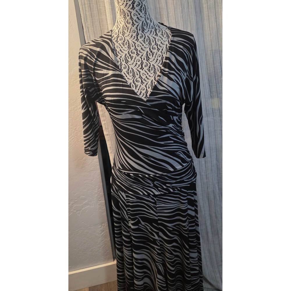 Laura Max Midi Dress Womens L Zebra Print Black White Wrap V Neck Fit Flare  Fit